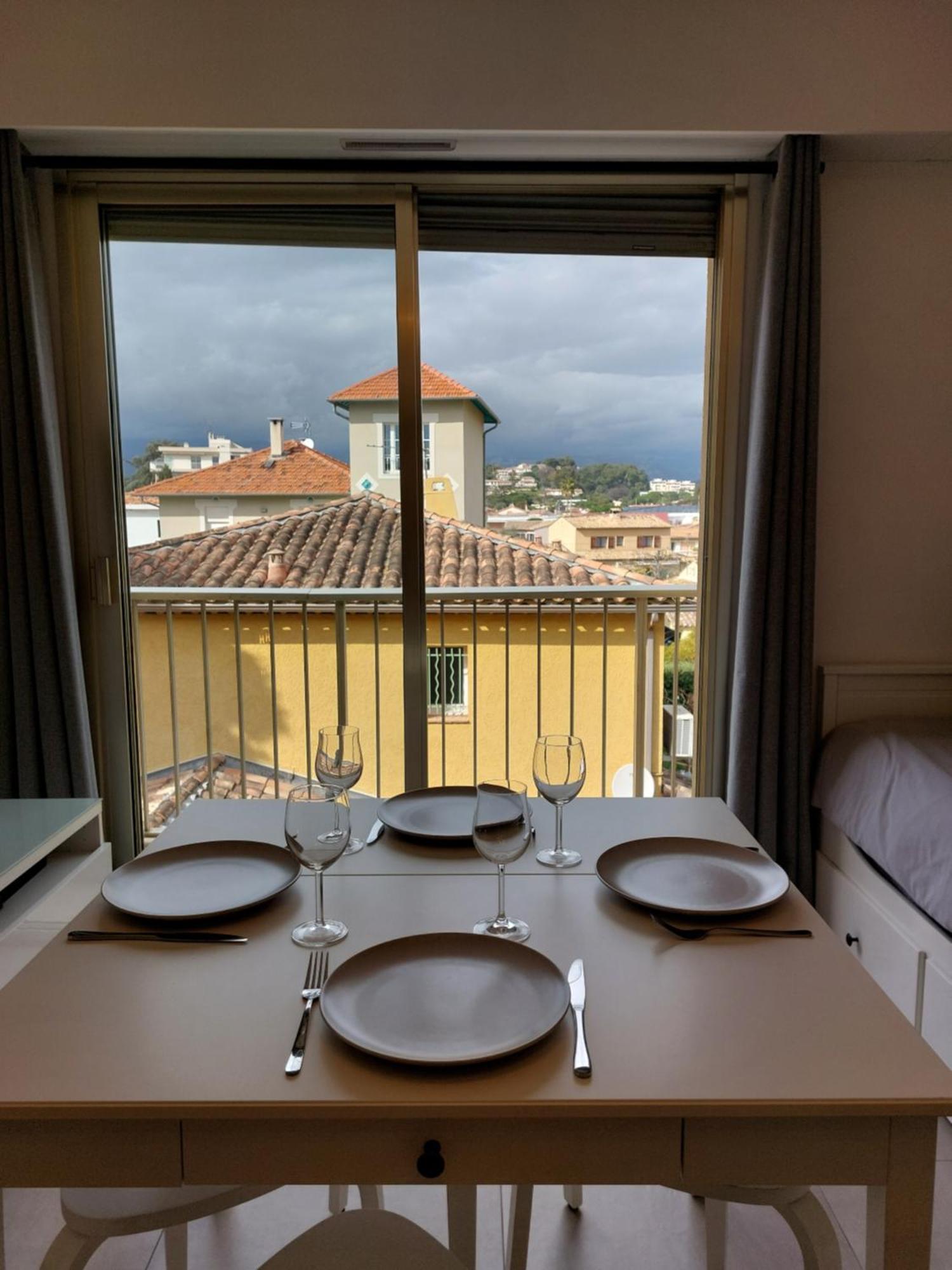 T2 Au Calme, Proche Des Plages, Climatise Et Parking Prive Cagnes-sur-Mer Extérieur photo